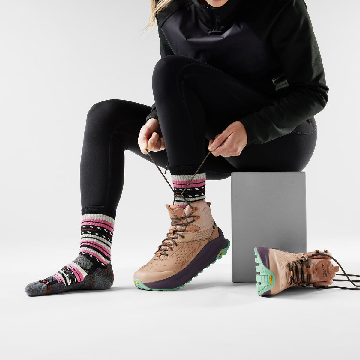 Women's Performance Hike Light Cushion Margarita Crew SW001586