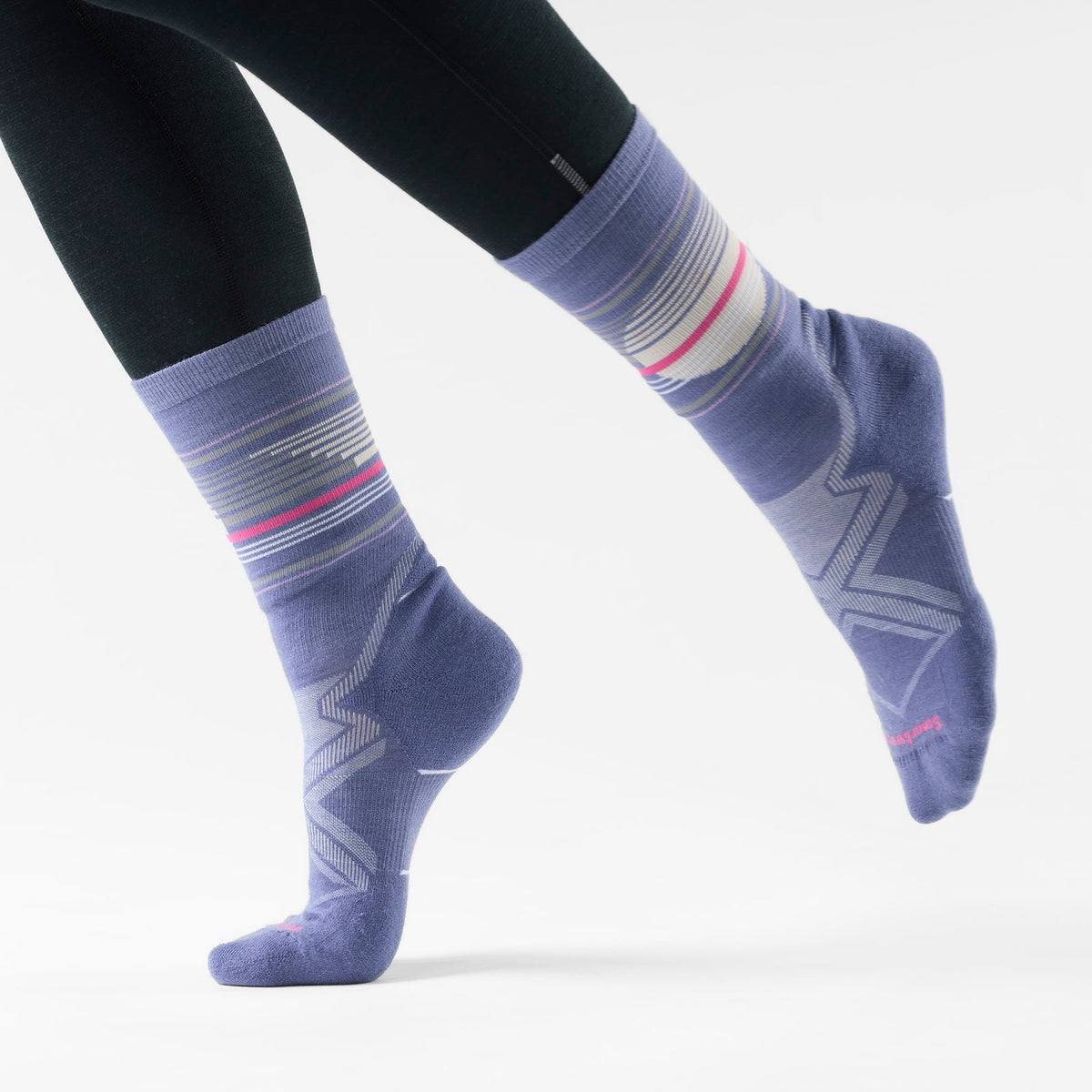Women's Run Cold Weather Targeted Cushion Glow Track Crew Socks SW003140